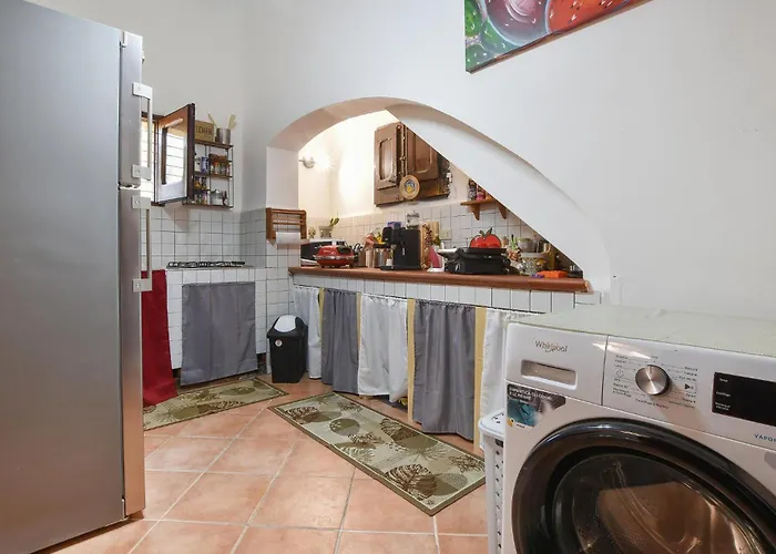 2 Bedroom Stunning Home In Capaci